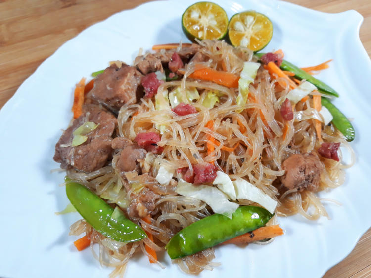 Chicken bihon guisado recipe