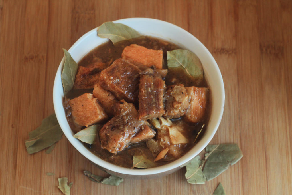 Lechon Paksiw Recipe How To Cook Leftover Lechon Pilipinas Recipes